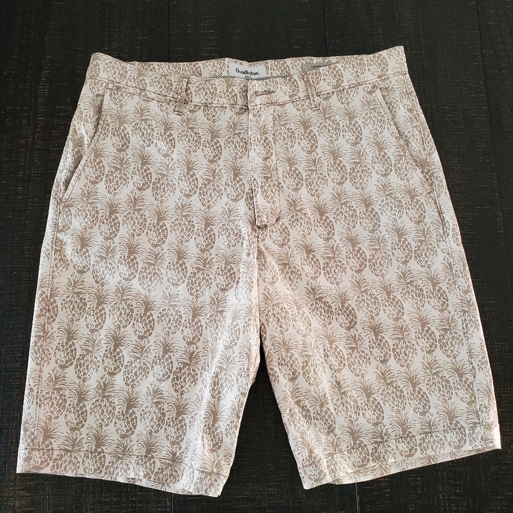 Goodfellow printed pineapple shorts
